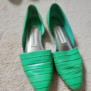 Gloria Vanderbilt flats